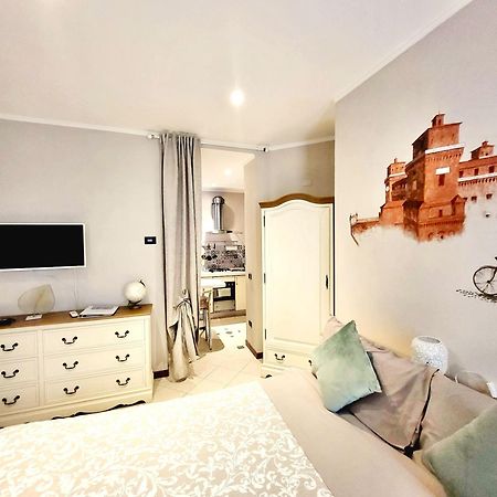 A Due Passi Dal Castello Apartment Ferrara Exterior foto