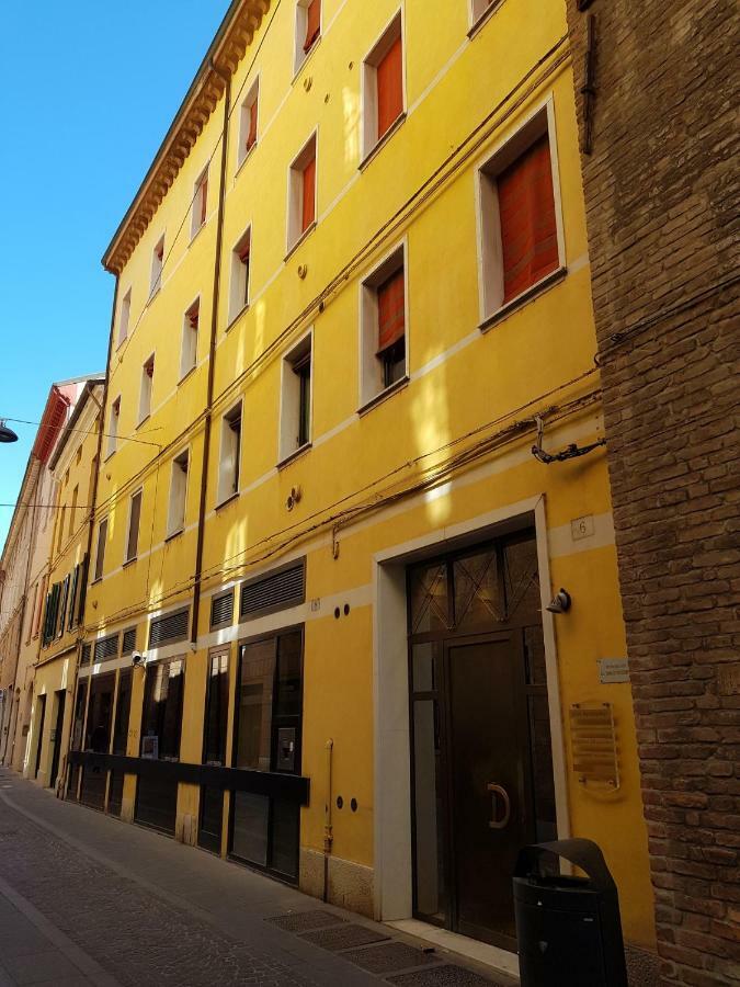 A Due Passi Dal Castello Apartment Ferrara Exterior foto
